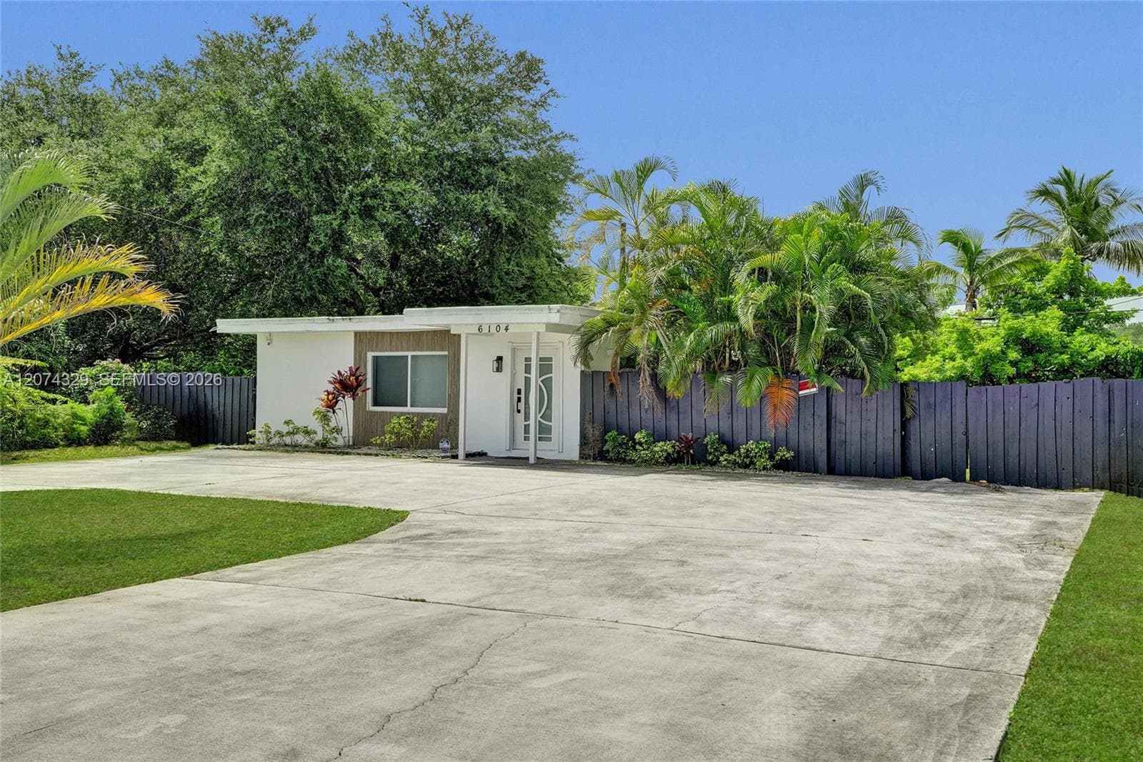 6104 SW 33rd St, Miramar, FL 33023 photo 3
