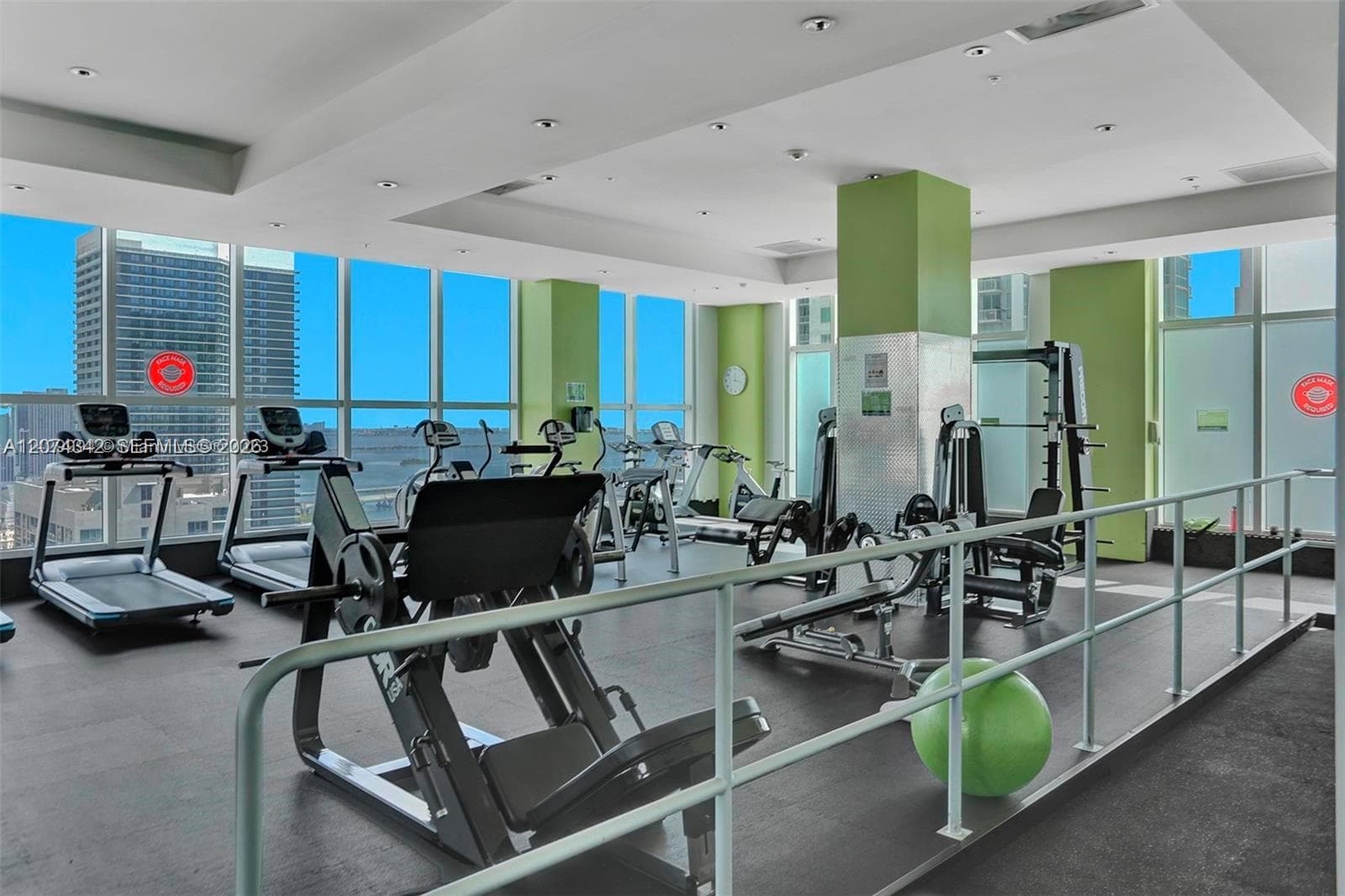 133 NE 2nd Ave # 2419, Miami, FL 33132 photo 4