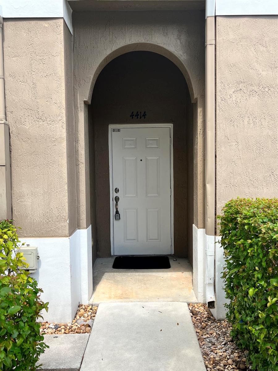 4414 WOODLAND Circle, Tamarac, FL 33319 photo 2