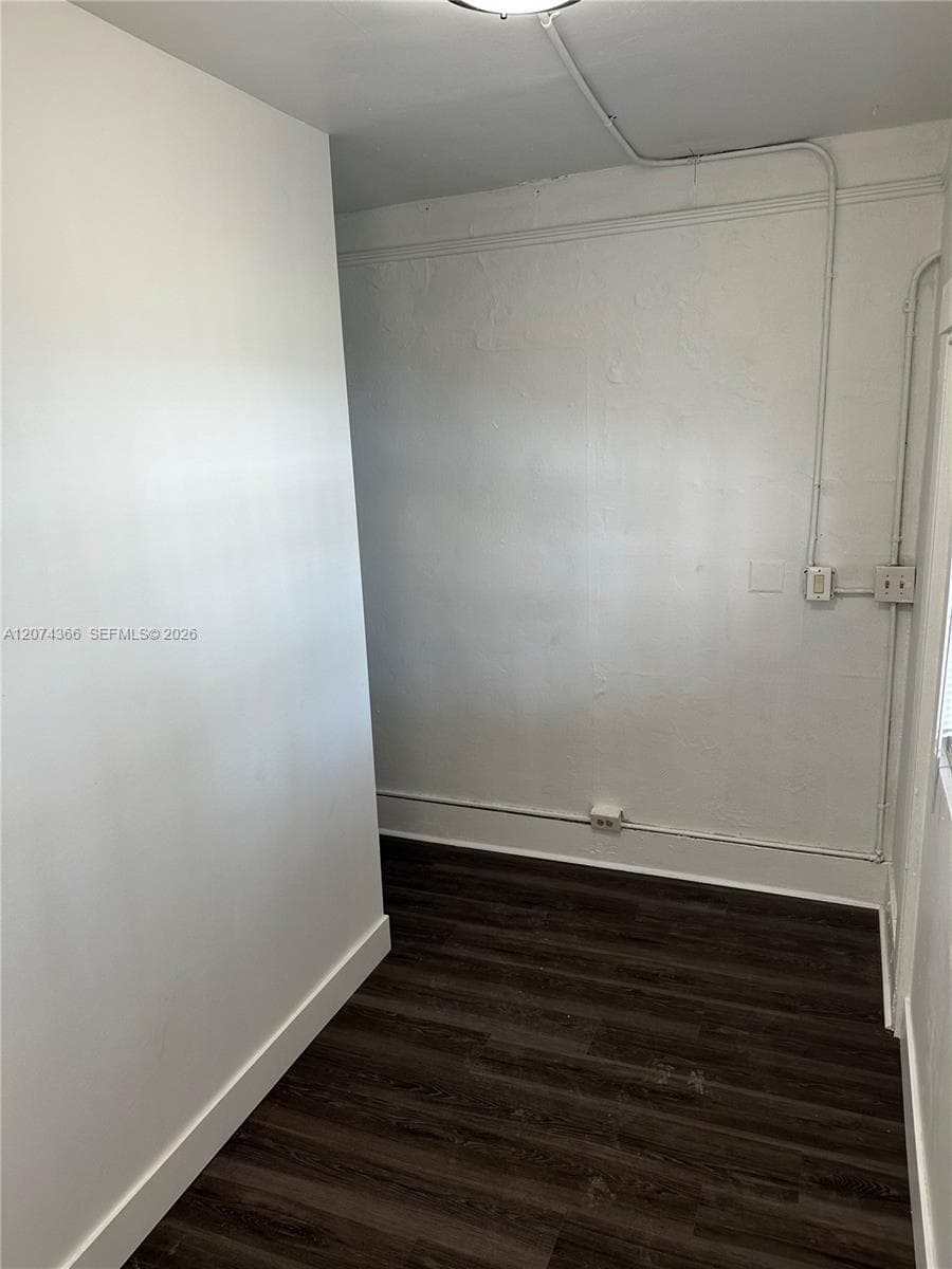 1545 NW 1st St # 1537, Miami, FL 33125 photo 4
