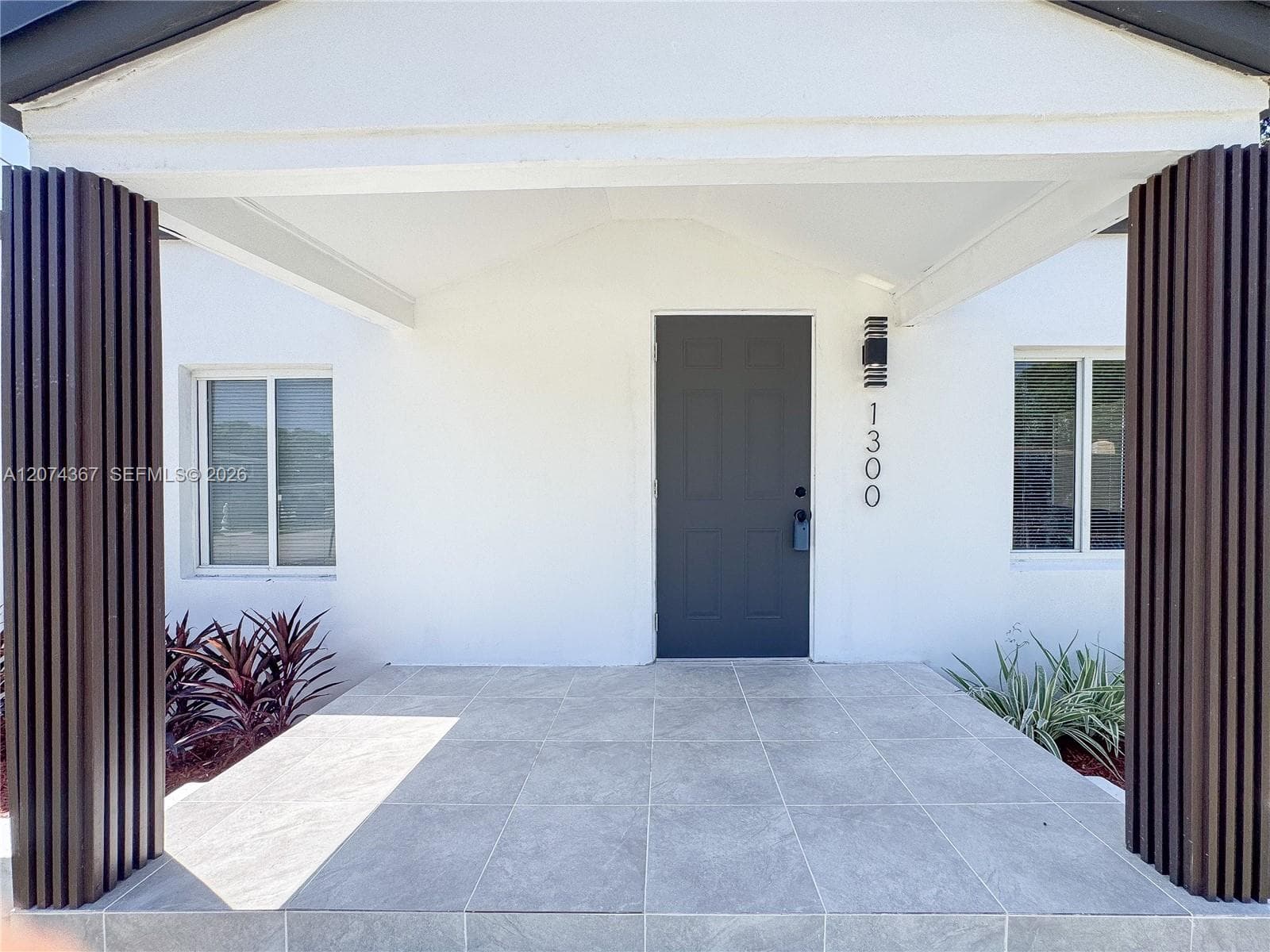 1300 NW 42nd St, Miami, FL 33142 photo 4