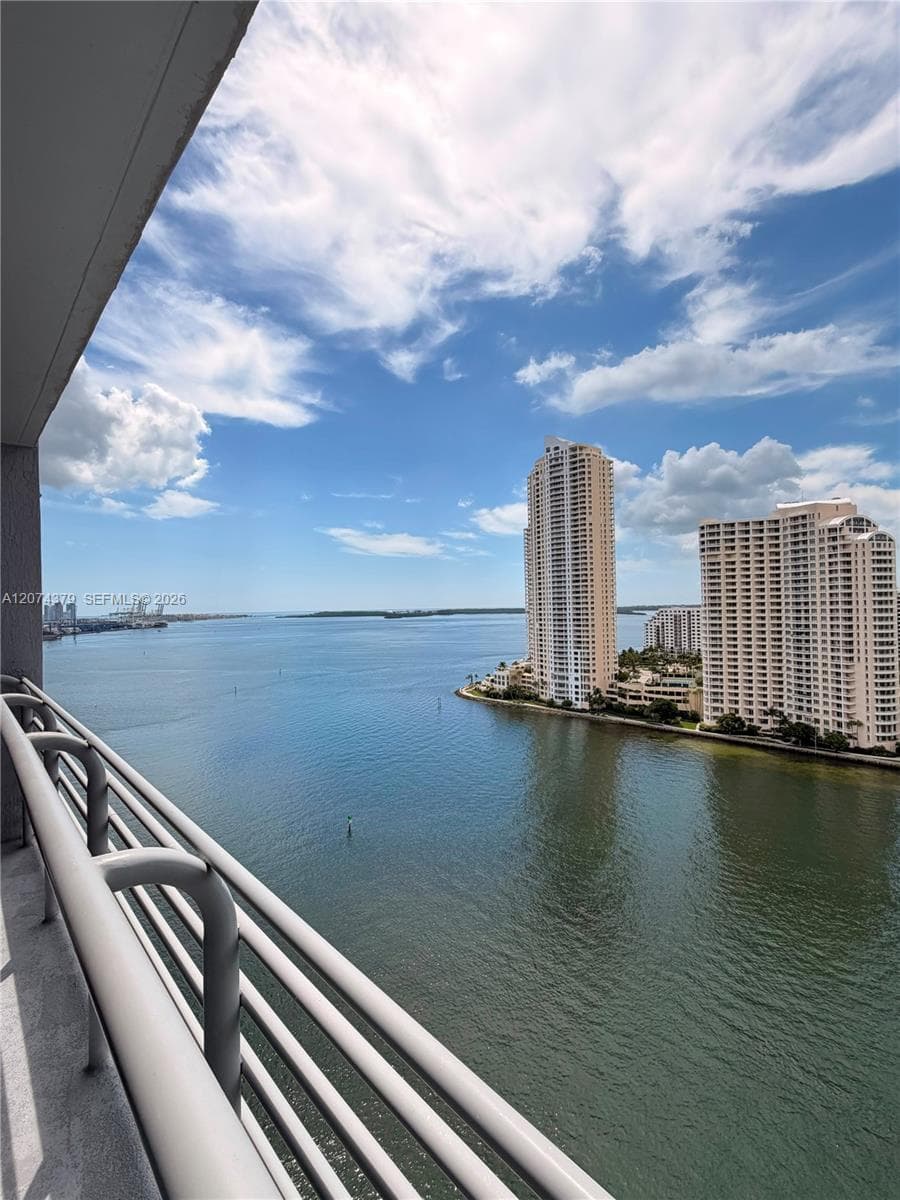335 S Biscayne Blvd # 2003, Miami, FL 33131 photo 2