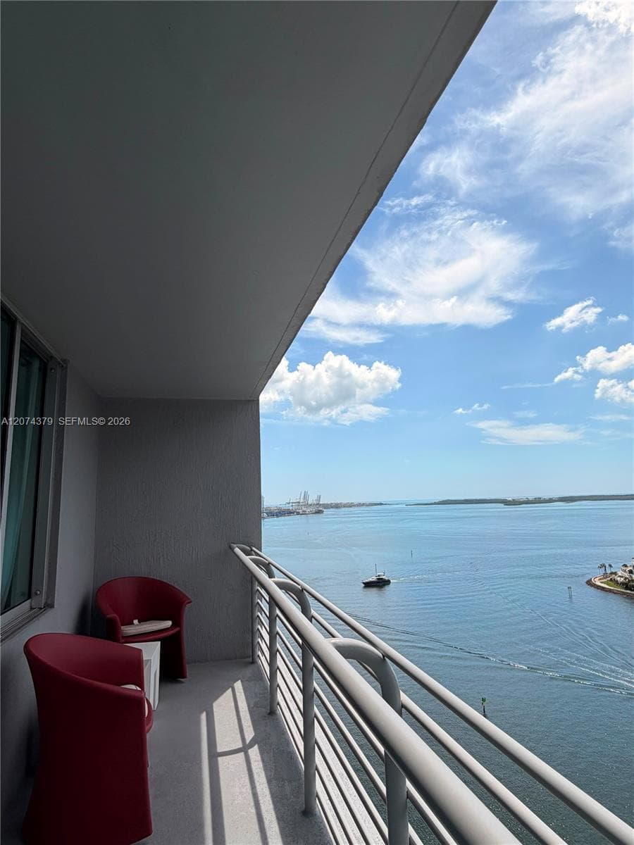 335 S Biscayne Blvd # 2003, Miami, FL 33131 photo 5