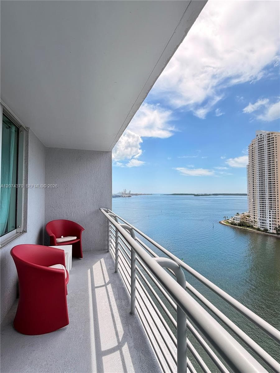335 S Biscayne Blvd # 2003, Miami, FL 33131 photo 4