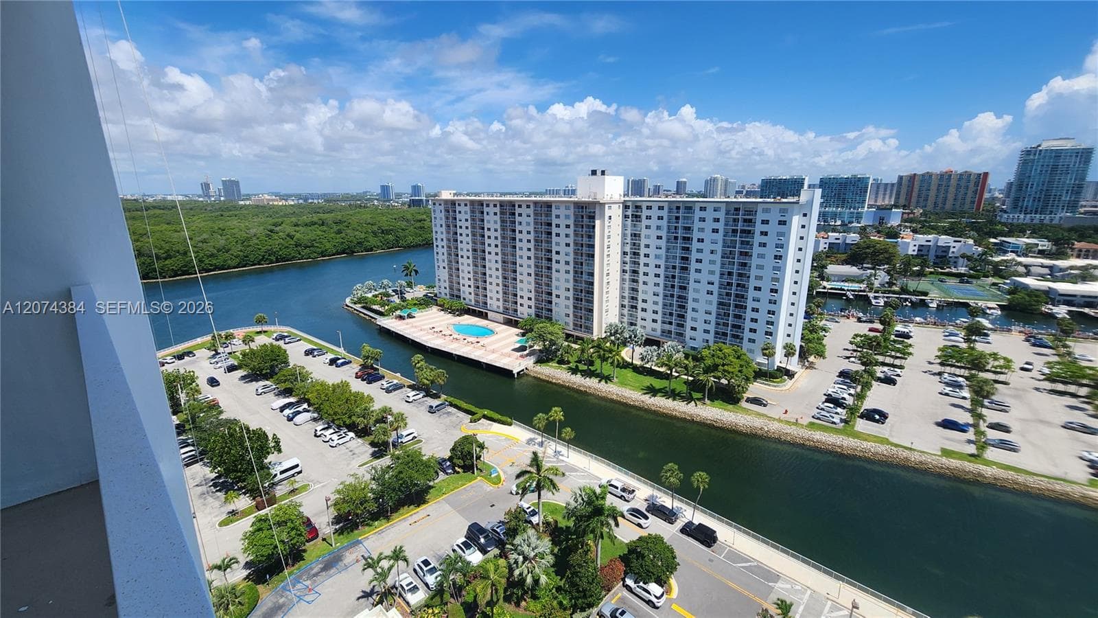 500 Bayview Dr # 1725, Sunny Isles Beach, FL 33160 photo 2