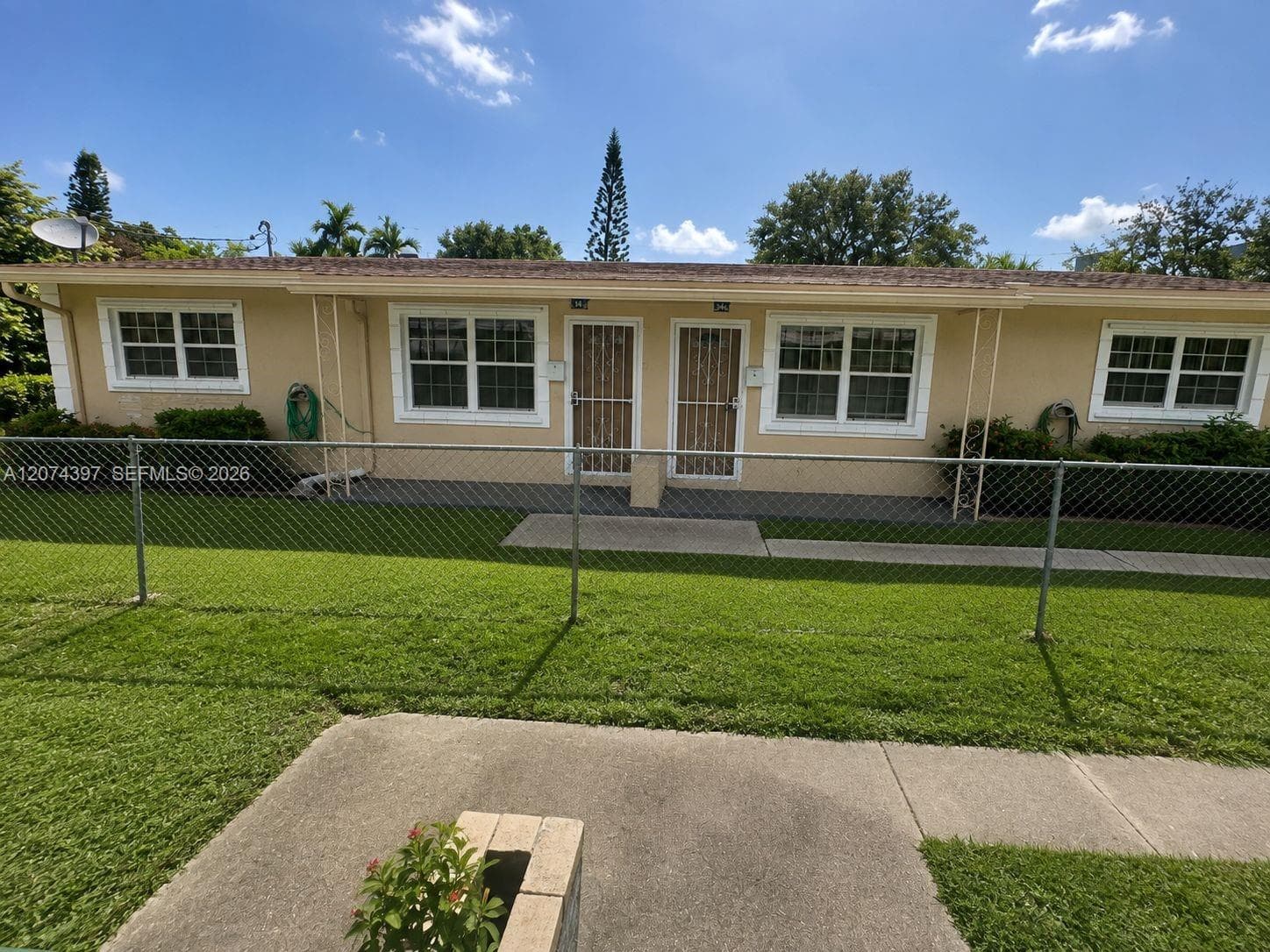 512 SW 10th St, Hallandale Beach, FL 33009 photo 4