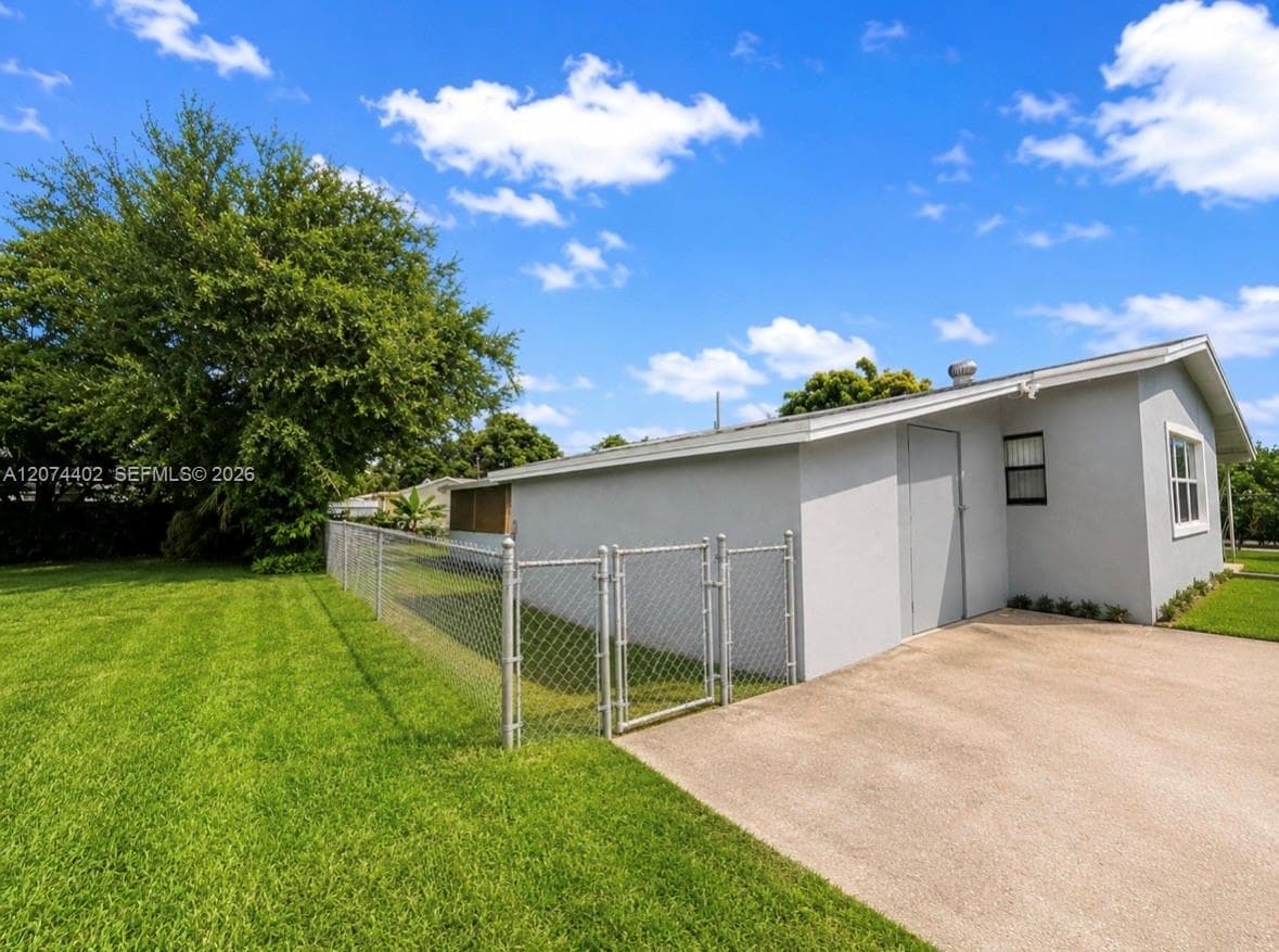 3861 NW 6th St, Lauderhill, FL 33311 photo 2