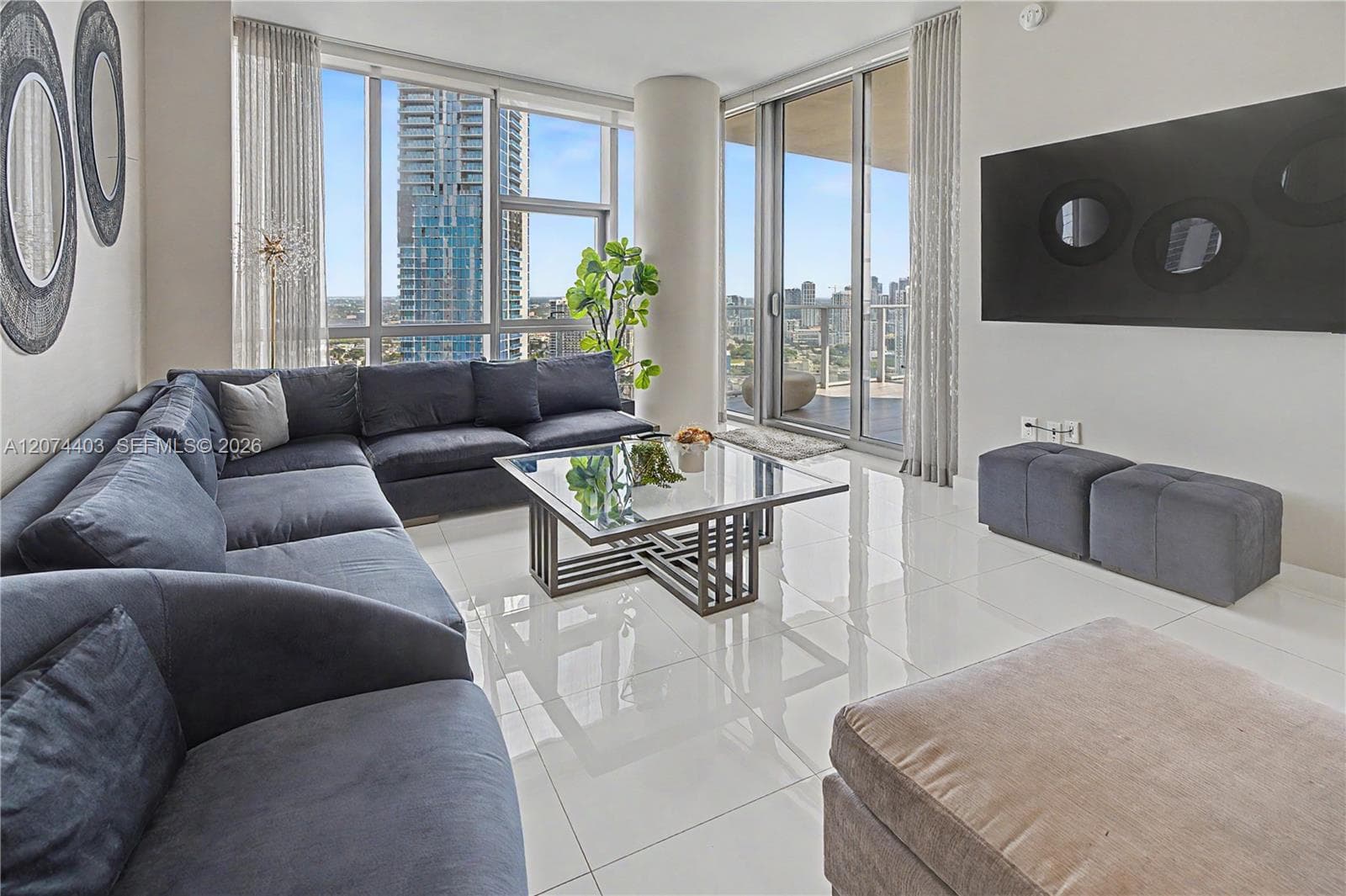851 NE 1st Ave # 3301, Miami, FL 33132 photo 4