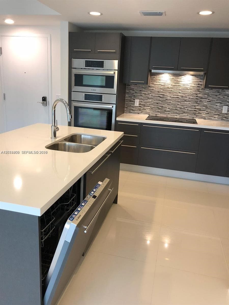 7875 NW 107th Ave # 406, Doral, FL 33178 photo 2