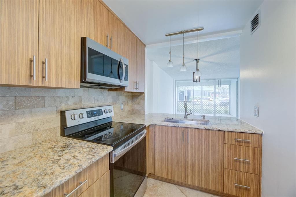 113 ROYAL PARK Drive # 1H, Oakland Park, FL 33309 photo 4