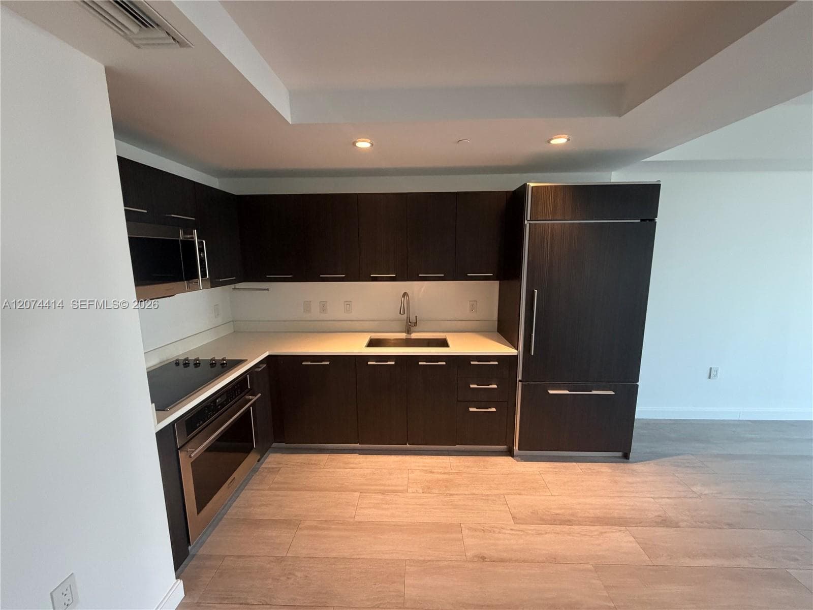 45 SW 9th St # 2504, Miami, FL 33130 photo 3