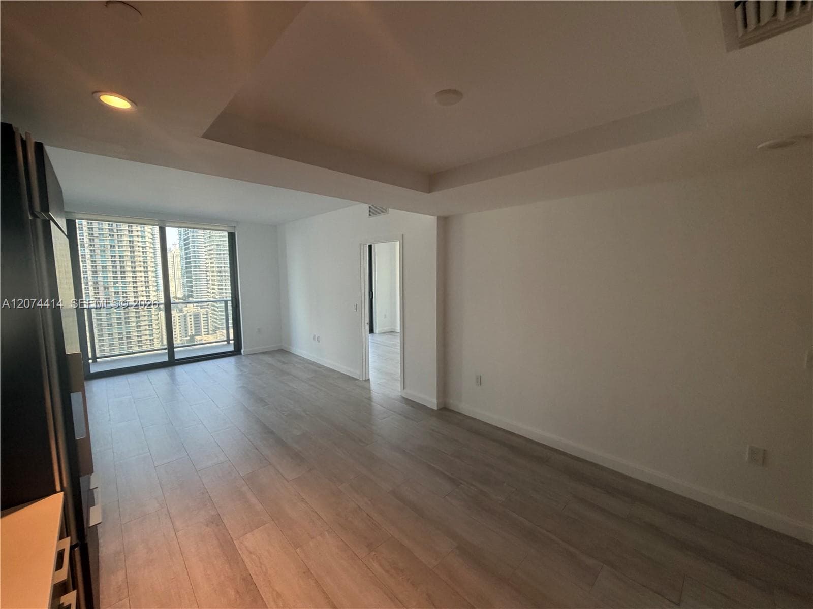 45 SW 9th St # 2504, Miami, FL 33130 photo 5