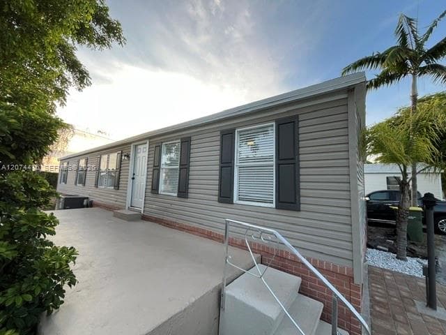 220 NE 12th Ave # 29, Homestead, FL 33030 photo 2