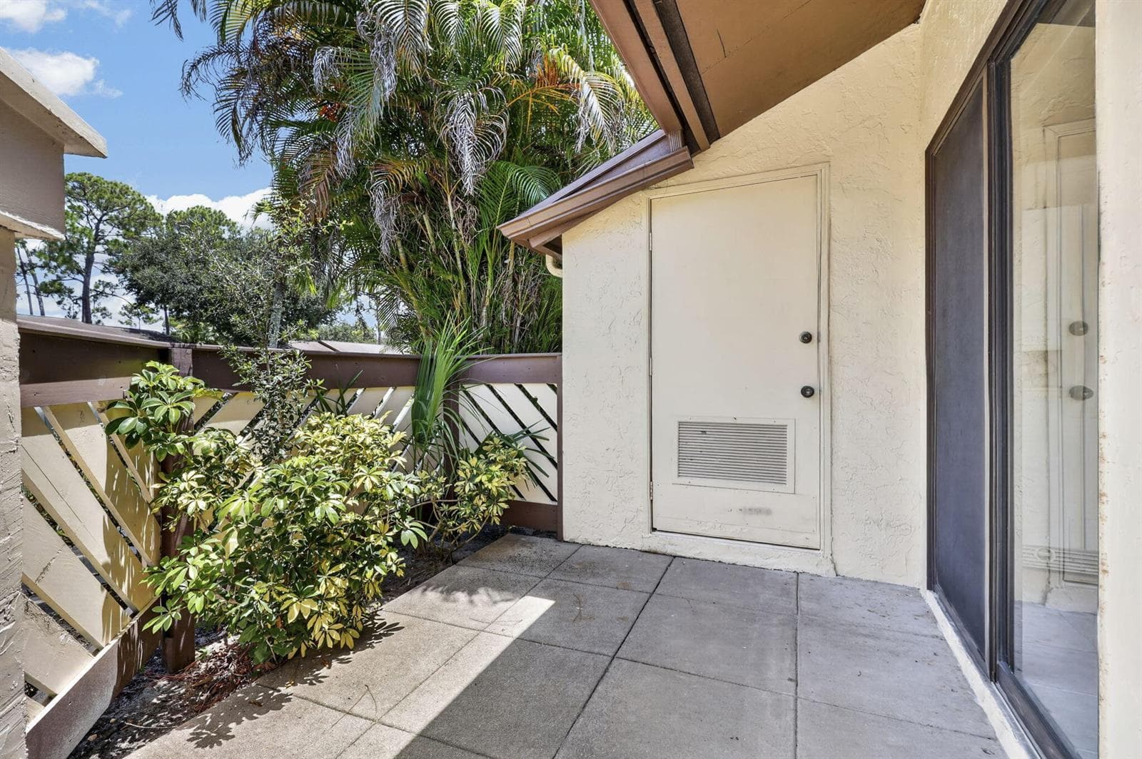 184 MASTIC TREE Court, Royal Palm Beach, FL 33411 photo 4
