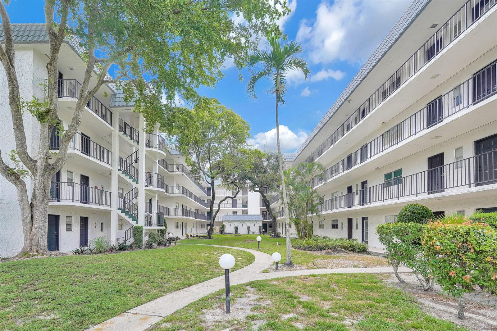3360 SPANISH MOSS Terrace # 211, Lauderhill, FL 33319 photo 5