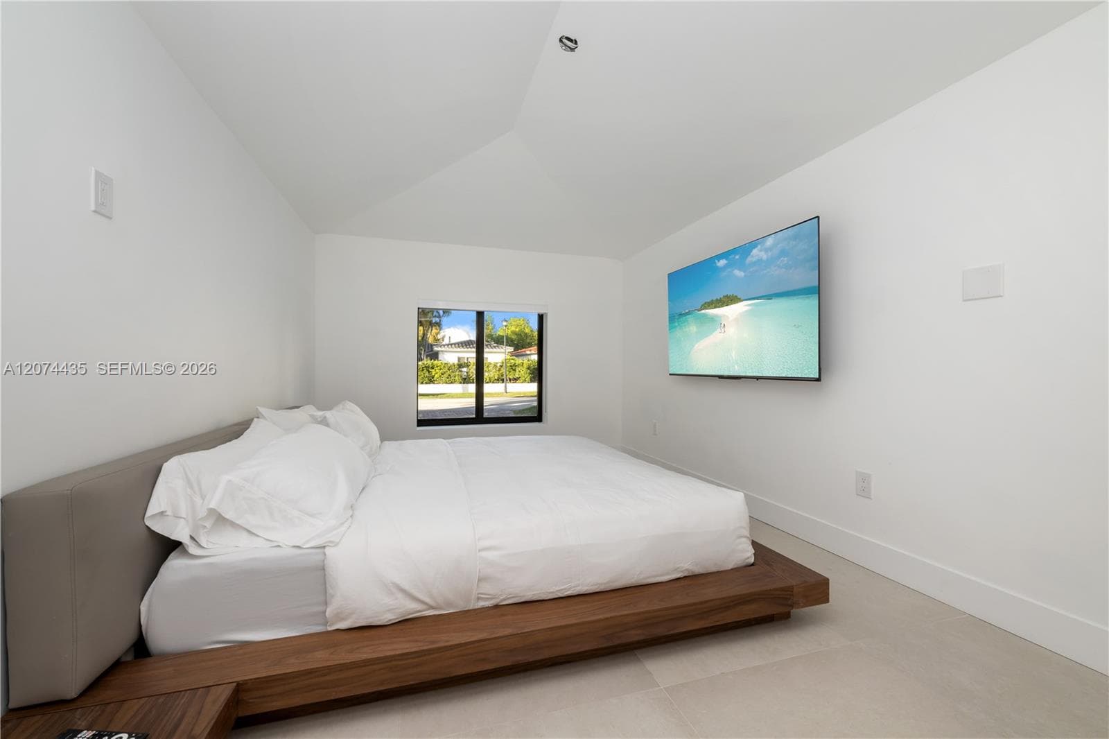 900 W 47th Ct, Miami Beach, FL 33140 photo 4