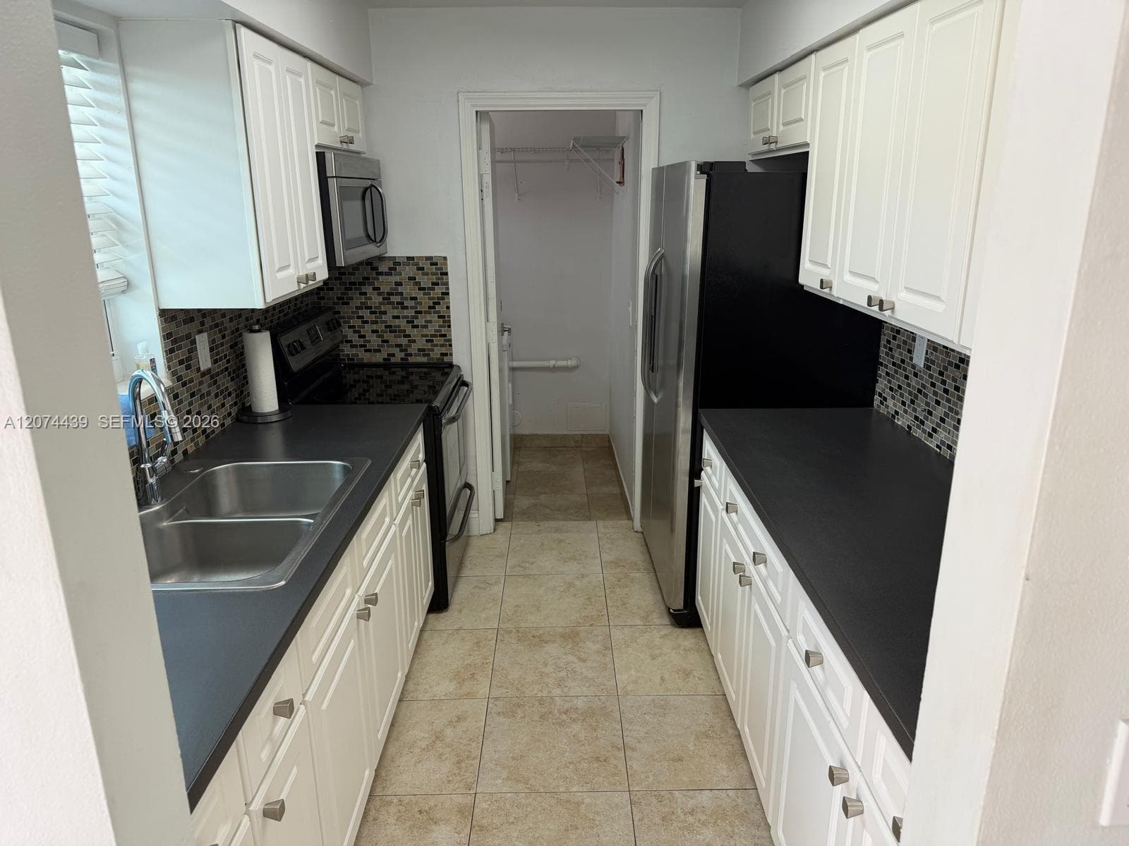 1000 NW 76th Ter, Pembroke Pines, FL 33024 photo 5