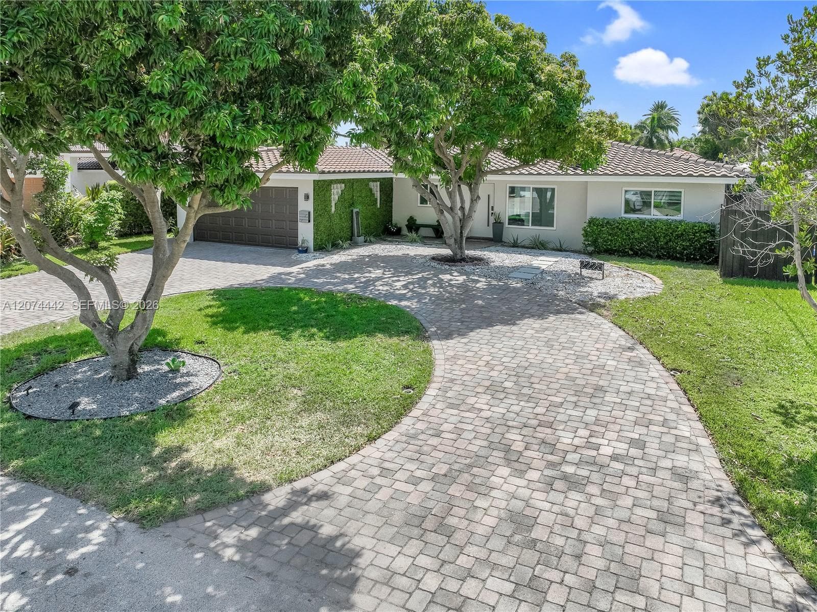 2225 NE 16th Ave, Wilton Manors, FL 33305 photo 3
