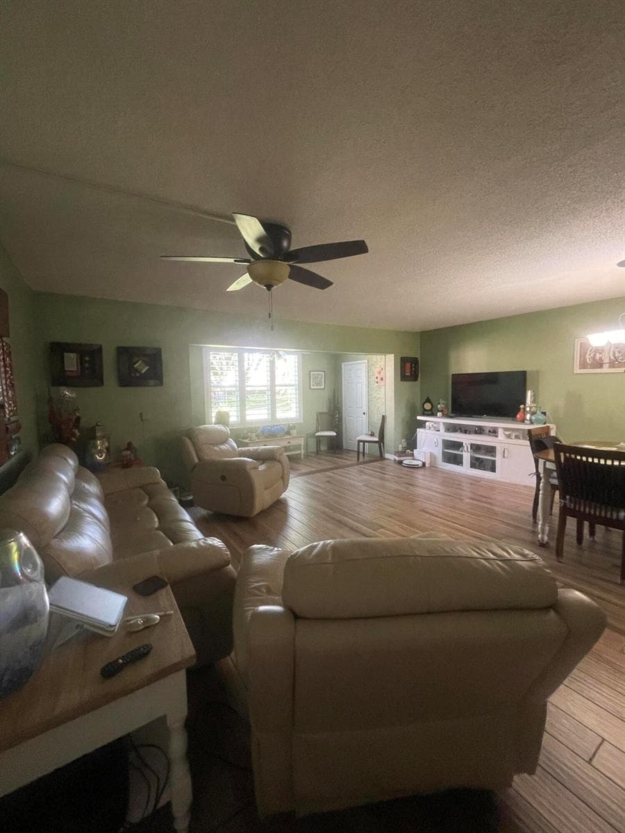 702 Lori Drive # 195, Palm Springs, FL 33461 photo 4