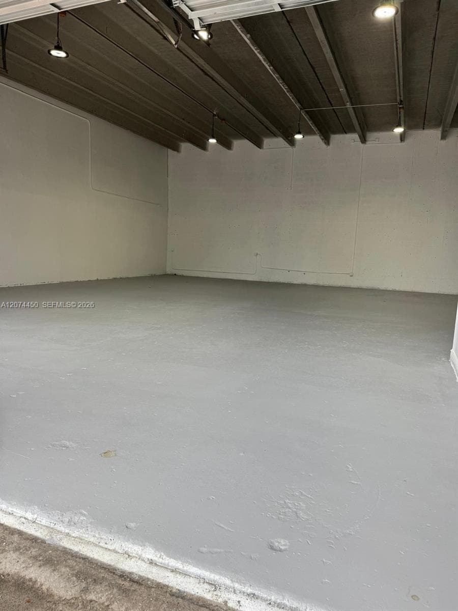 1579 W 39 pl # 1579, Hialeah, FL 33012 photo 3