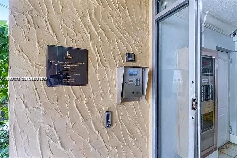 2000 NE 135th St # 609, North Miami, FL 33181 photo 2