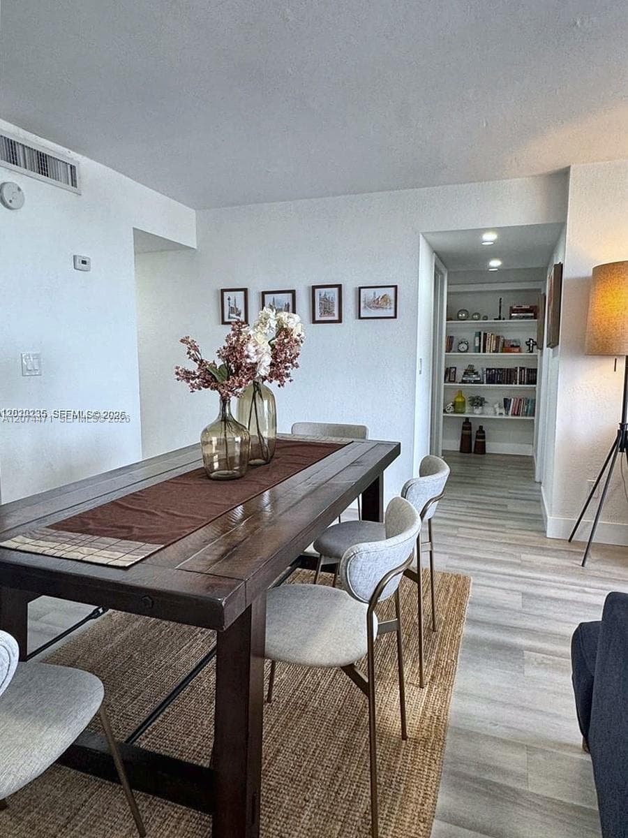 2000 NE 135th St # 609, North Miami, FL 33181 photo 4