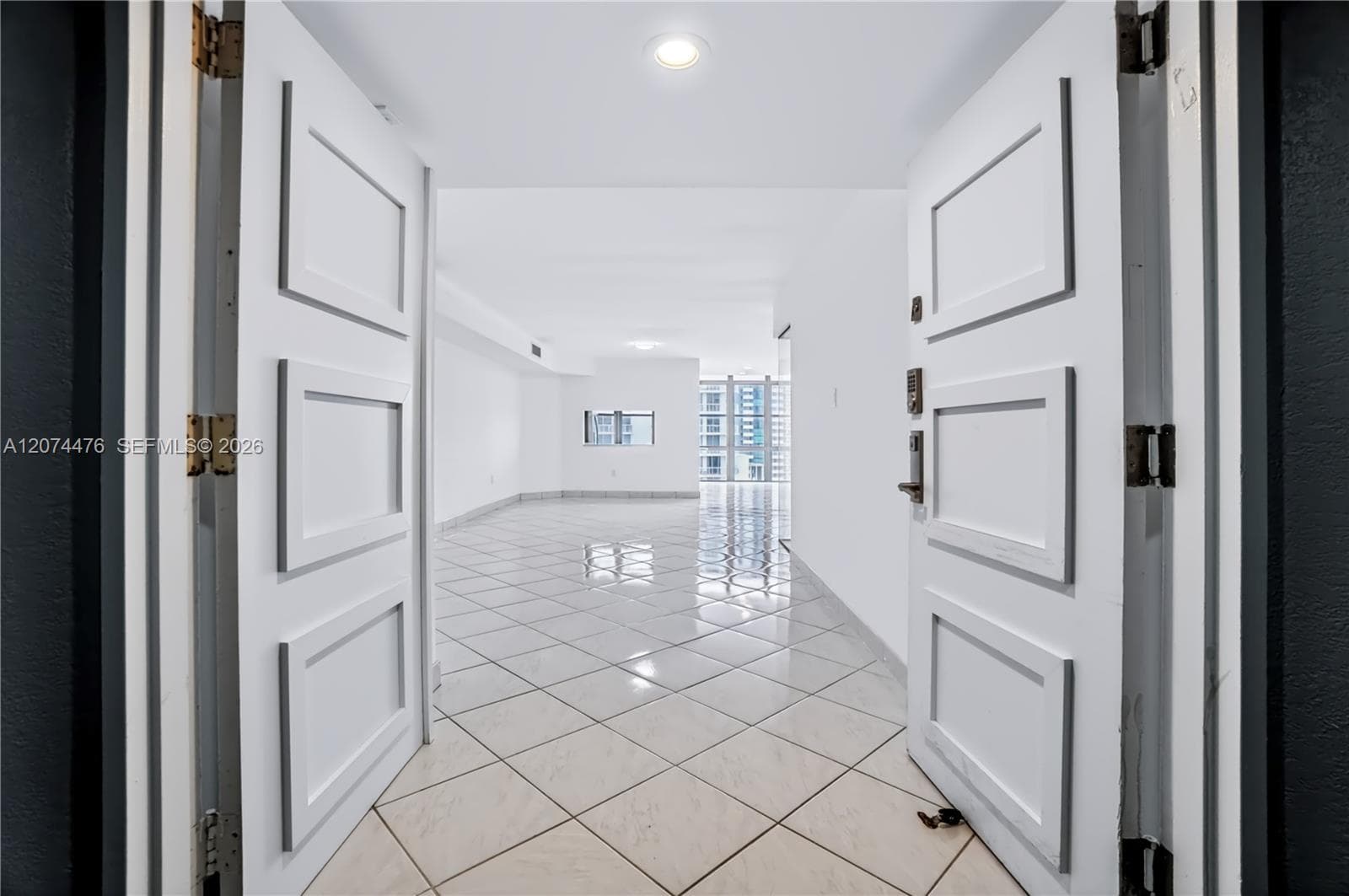 6423 Collins Ave # 1702, Miami Beach, FL 33141 photo 5