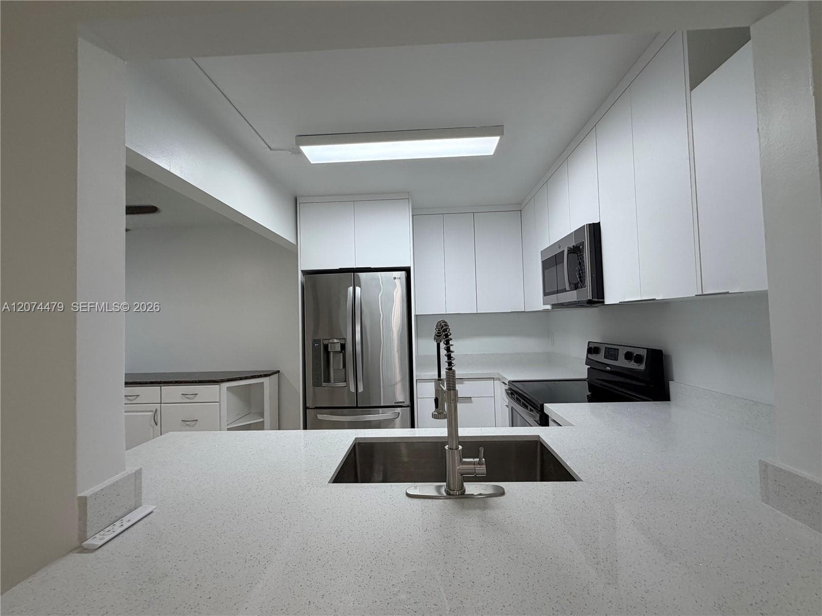 423 NE 210th Cir Ter # 104-25, Miami, FL 33179 photo 2
