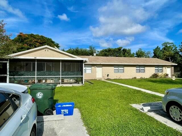 424 Jennings Avenue, FL 33463 photo 2