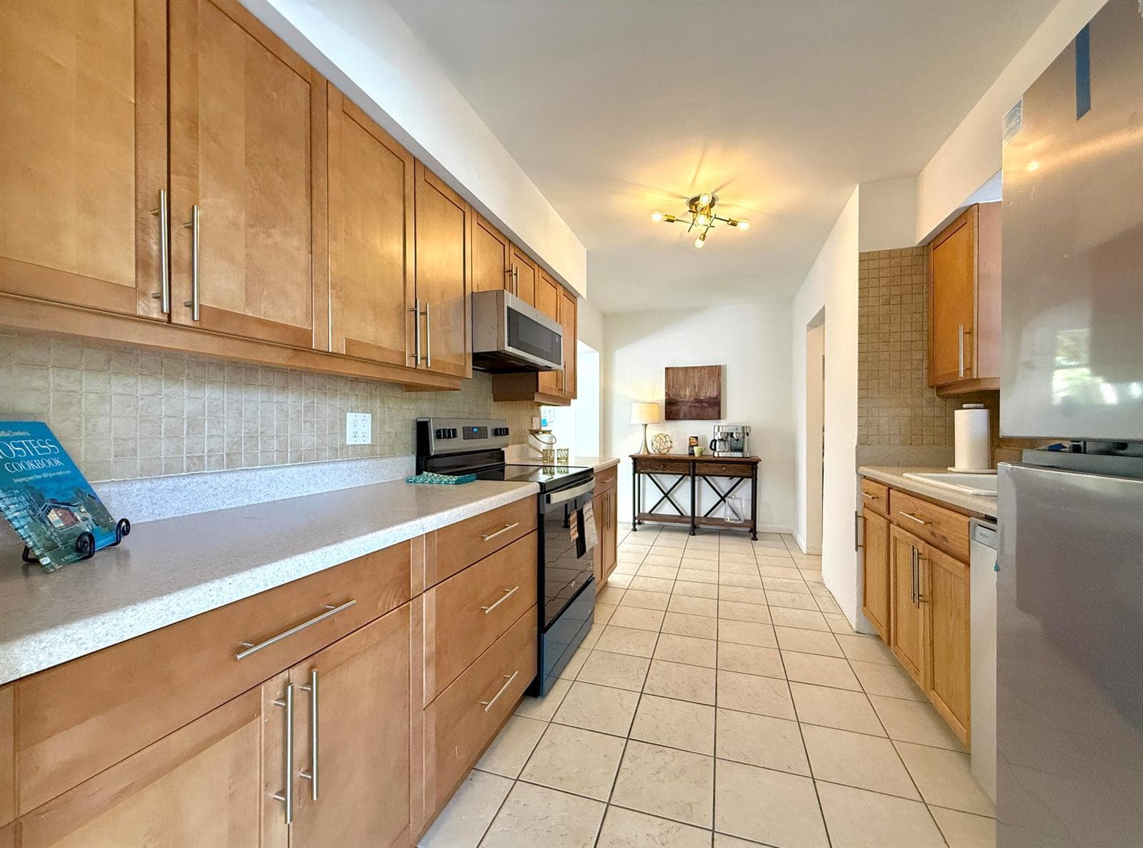 1532 NE 27TH Drive, Wilton Manors, FL 33334 photo 3