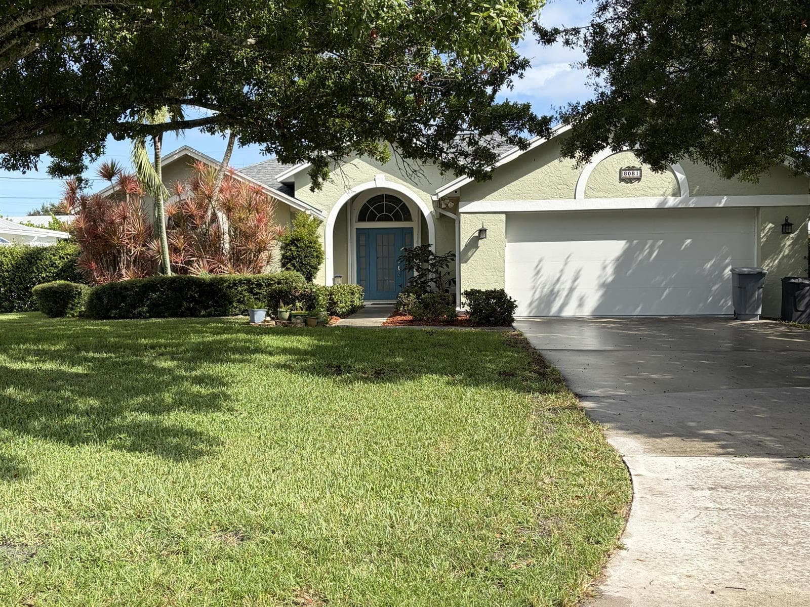 8081 SE HELEN Terrace, Hobe Sound, FL 33455 photo 2