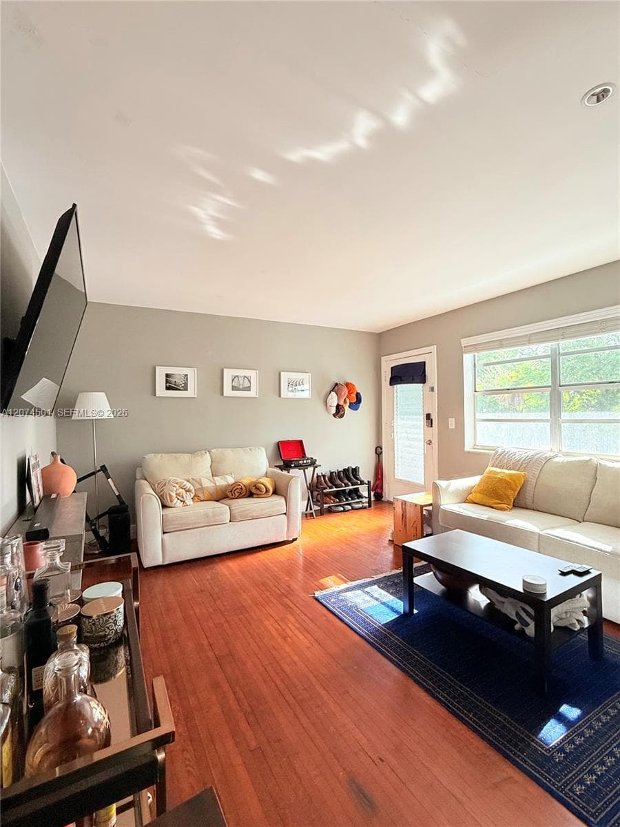645 NE 77th St # 12, Miami, FL 33138 photo 3