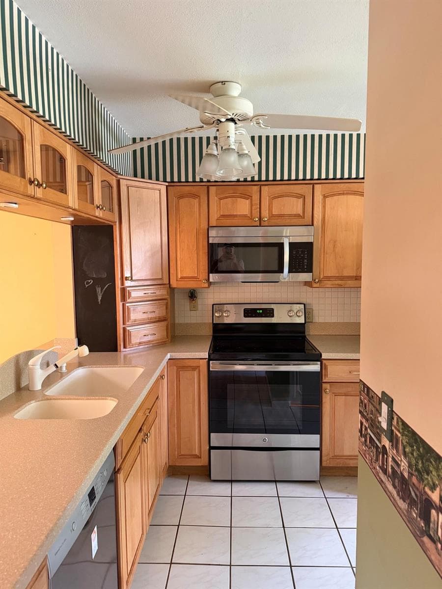 3704 Arelia Drive N, Delray Beach, FL 33445 photo 2