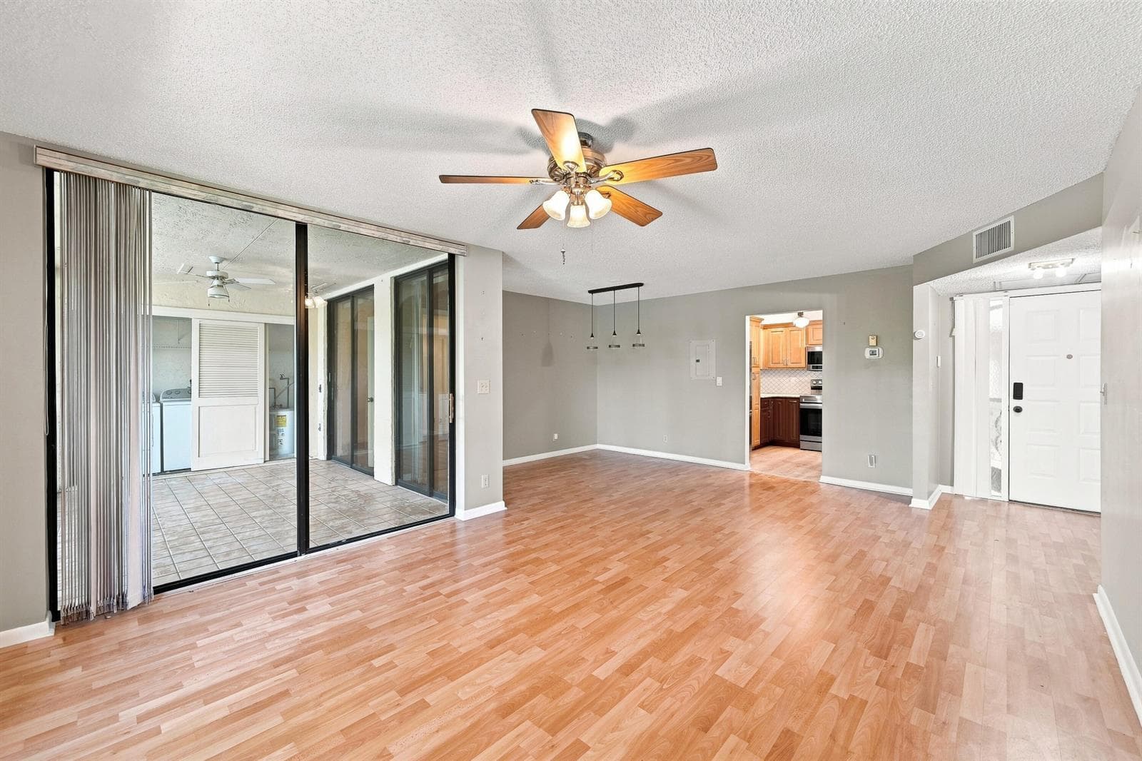 2541 N CARAMBOLA Circle N # 1832, Coconut Creek, FL 33066 photo 4