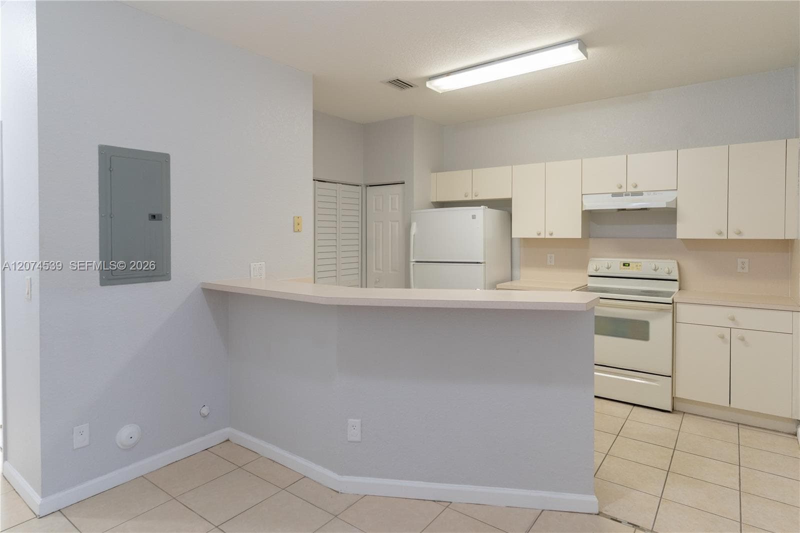 806 N Santa Catalina Cir, North Lauderdale, FL 33068 photo 4