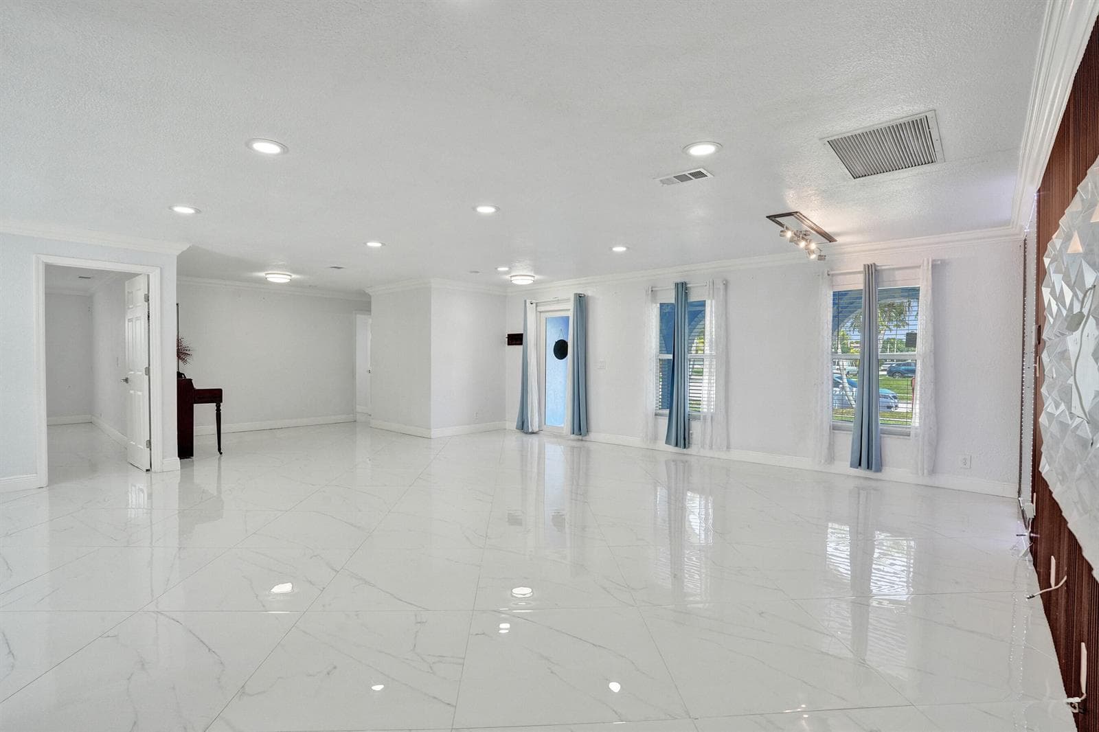 855 NW 80TH Terrace, Margate, FL 33063 photo 3