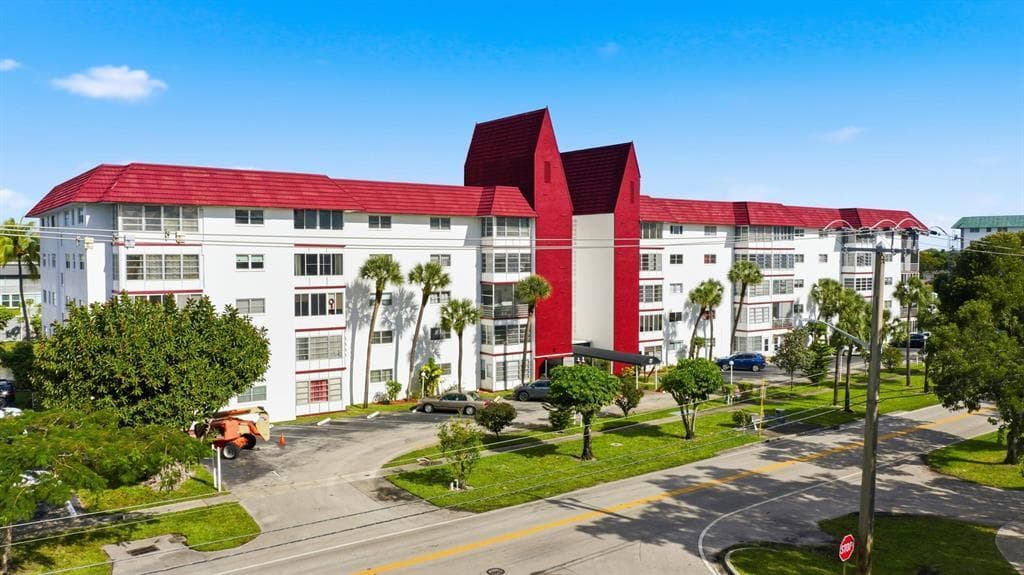 4851 NW 21ST Street # 509, Lauderhill, FL 33313