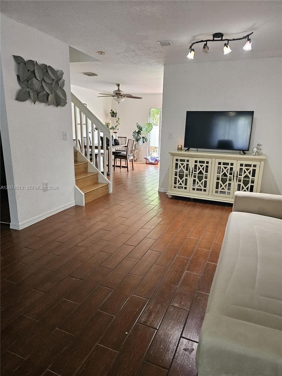 126 Hidden Ct Rd # 27-D, Hollywood, FL 33023 photo 4