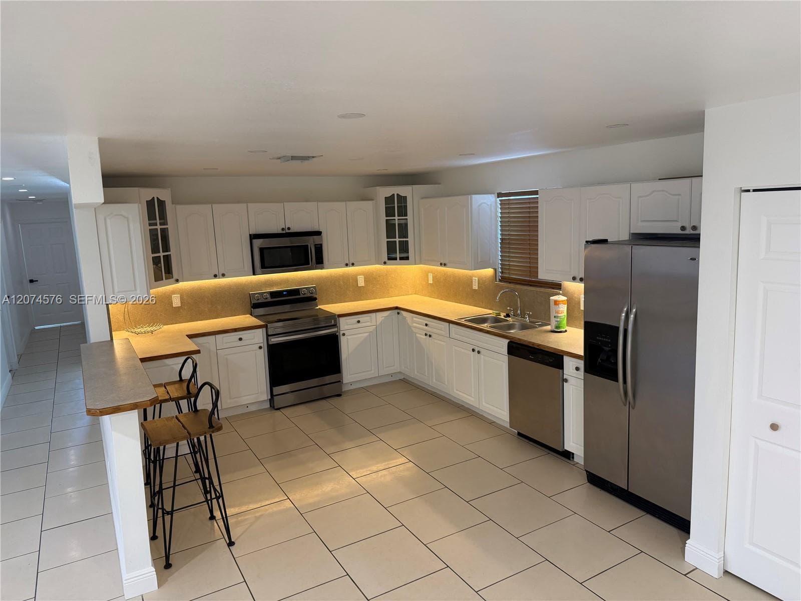 5201 SW 22nd St, West Park, FL 33023 photo 3