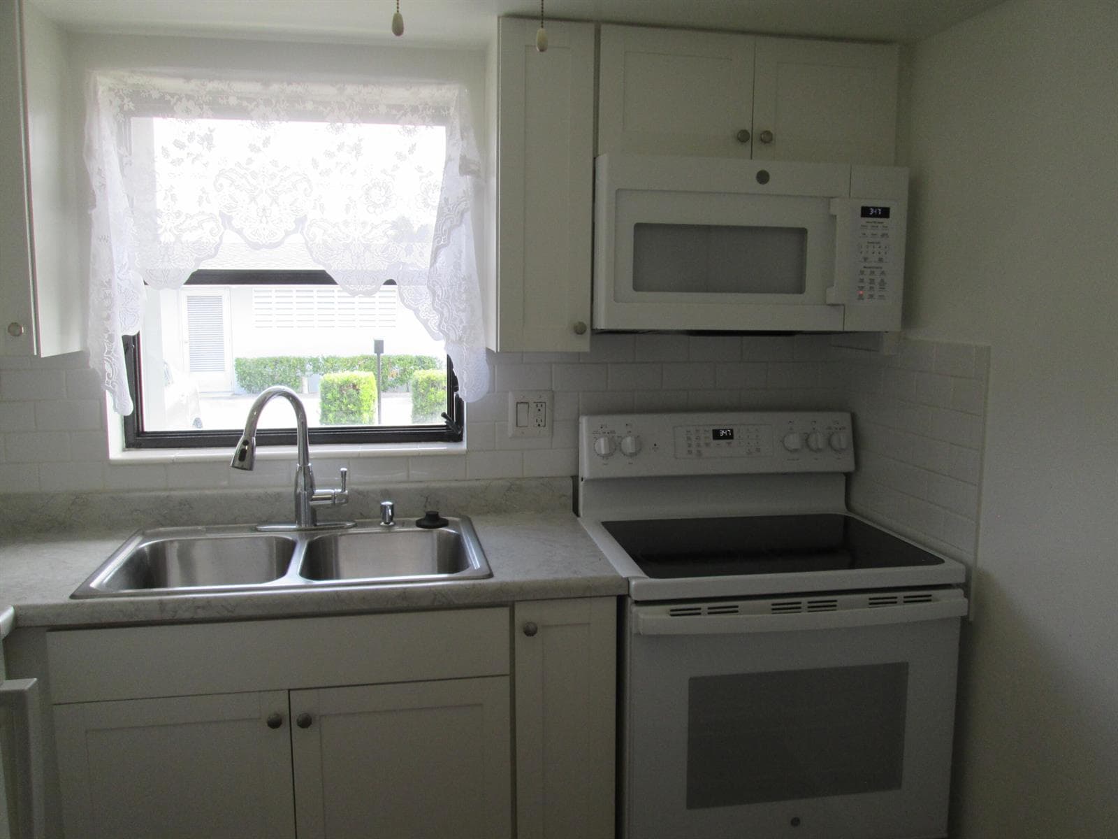 2611 W BARKLEY Drive W # E, West Palm Beach, FL 33415 photo 3