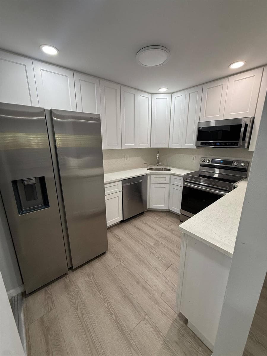 403 PINE GLEN Lane # C-2, FL 33463 photo 4