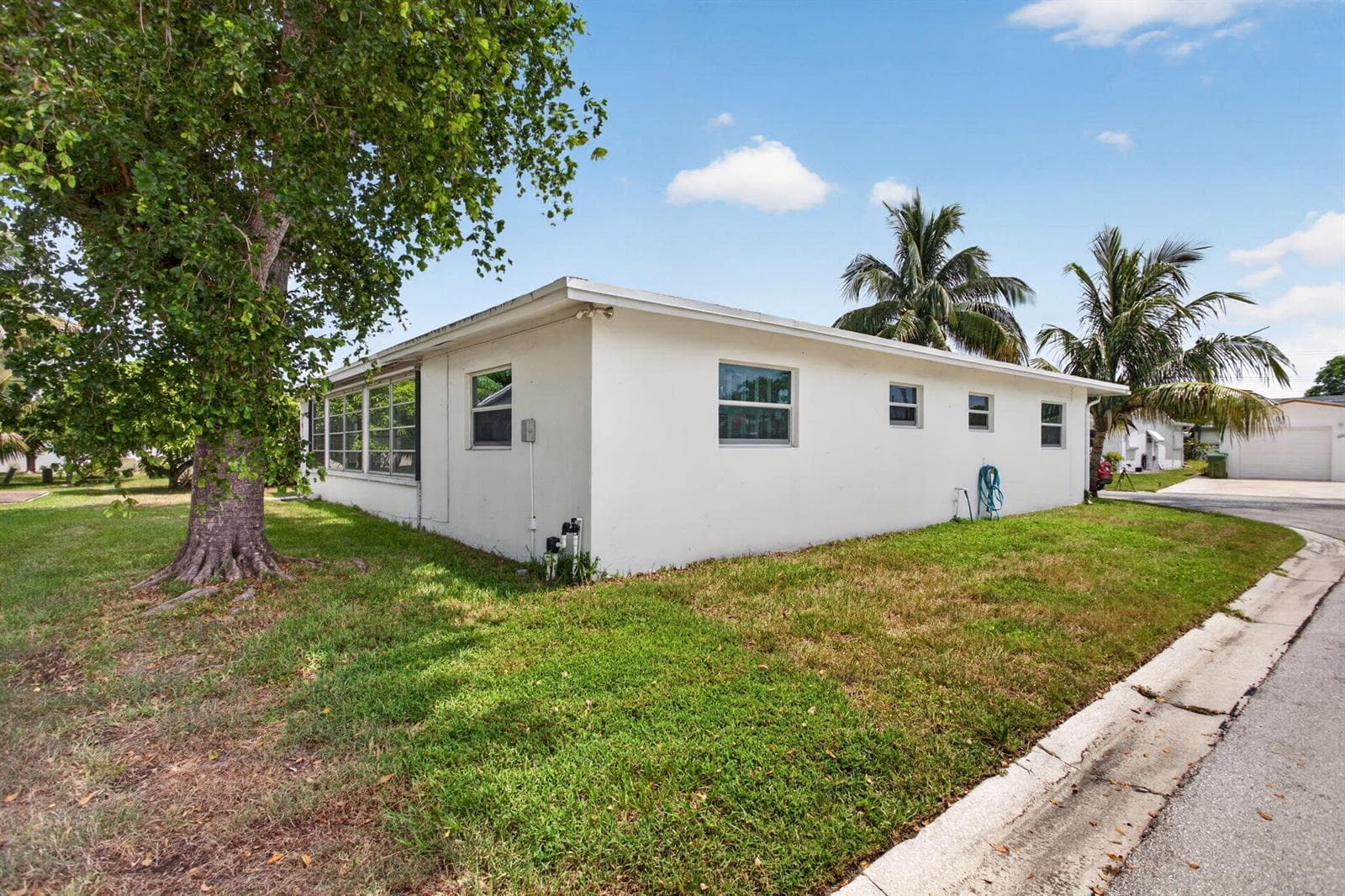 1055 NW 72ND Terrace NW, Margate, FL 33063 photo 4
