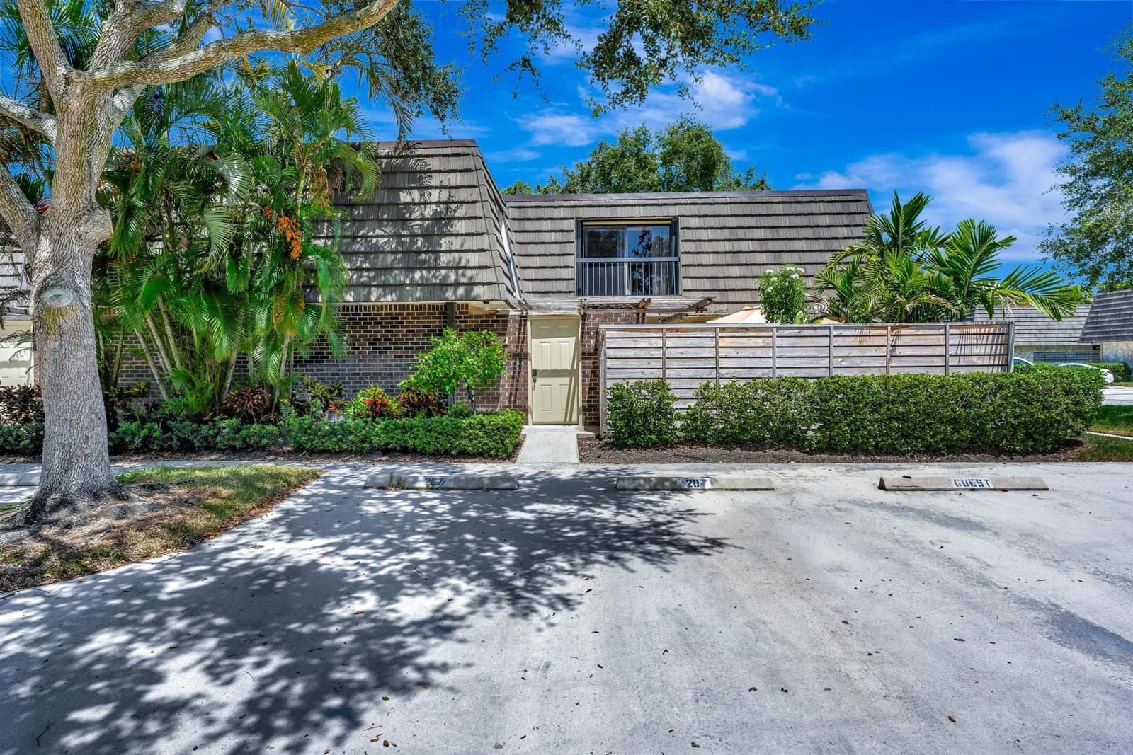 207 2nd Terrace, Palm Beach Gardens, FL 33418 photo 2