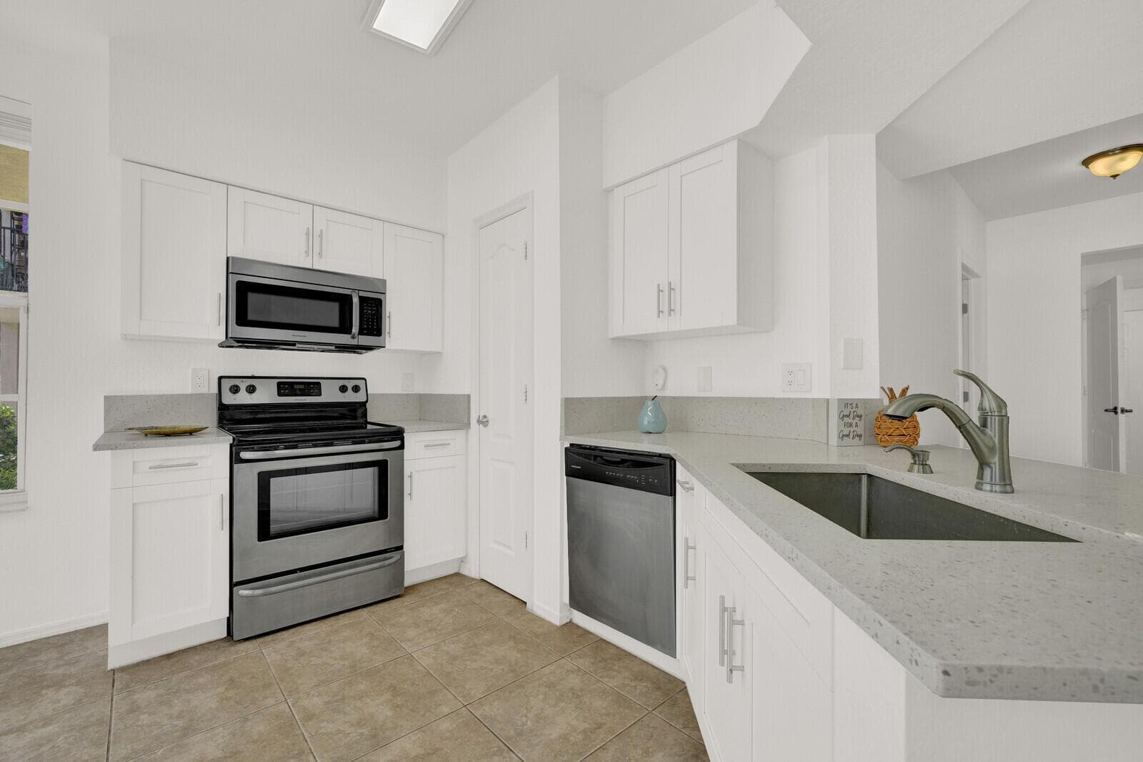 709 BELMONT Place # 709, Boynton Beach, FL 33436 photo 2