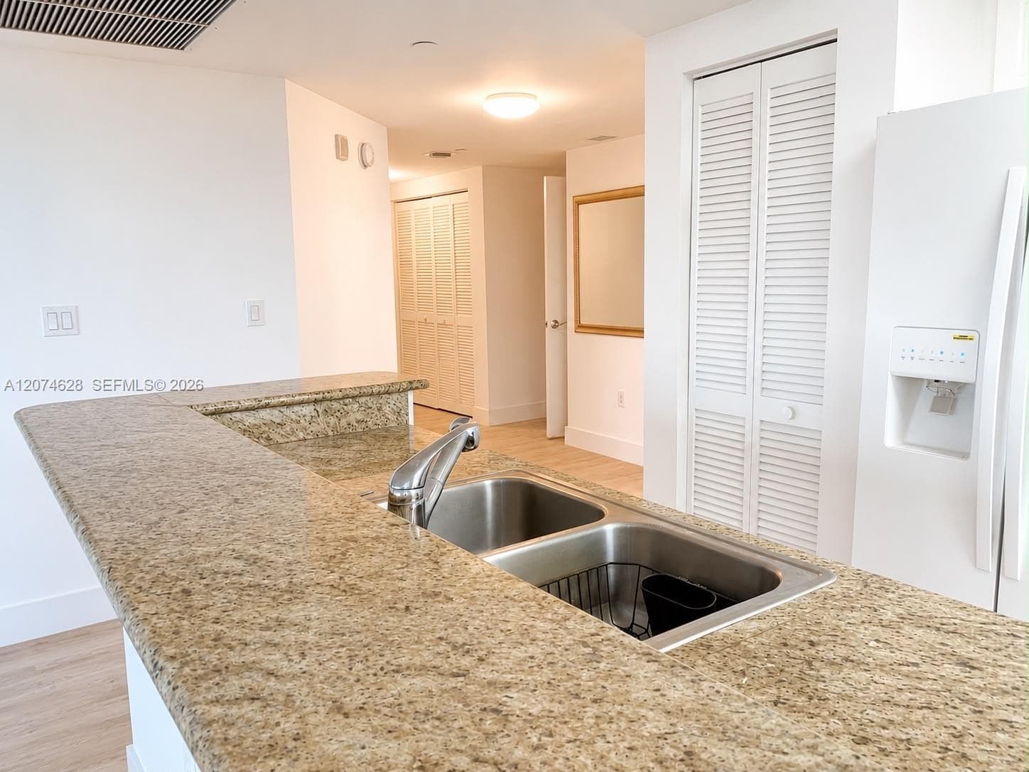 19501 W Country Club Dr # 408, Aventura, FL 33180