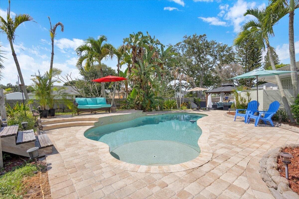 568 SE NOME Drive, Port St. Lucie, FL 34984 photo 2