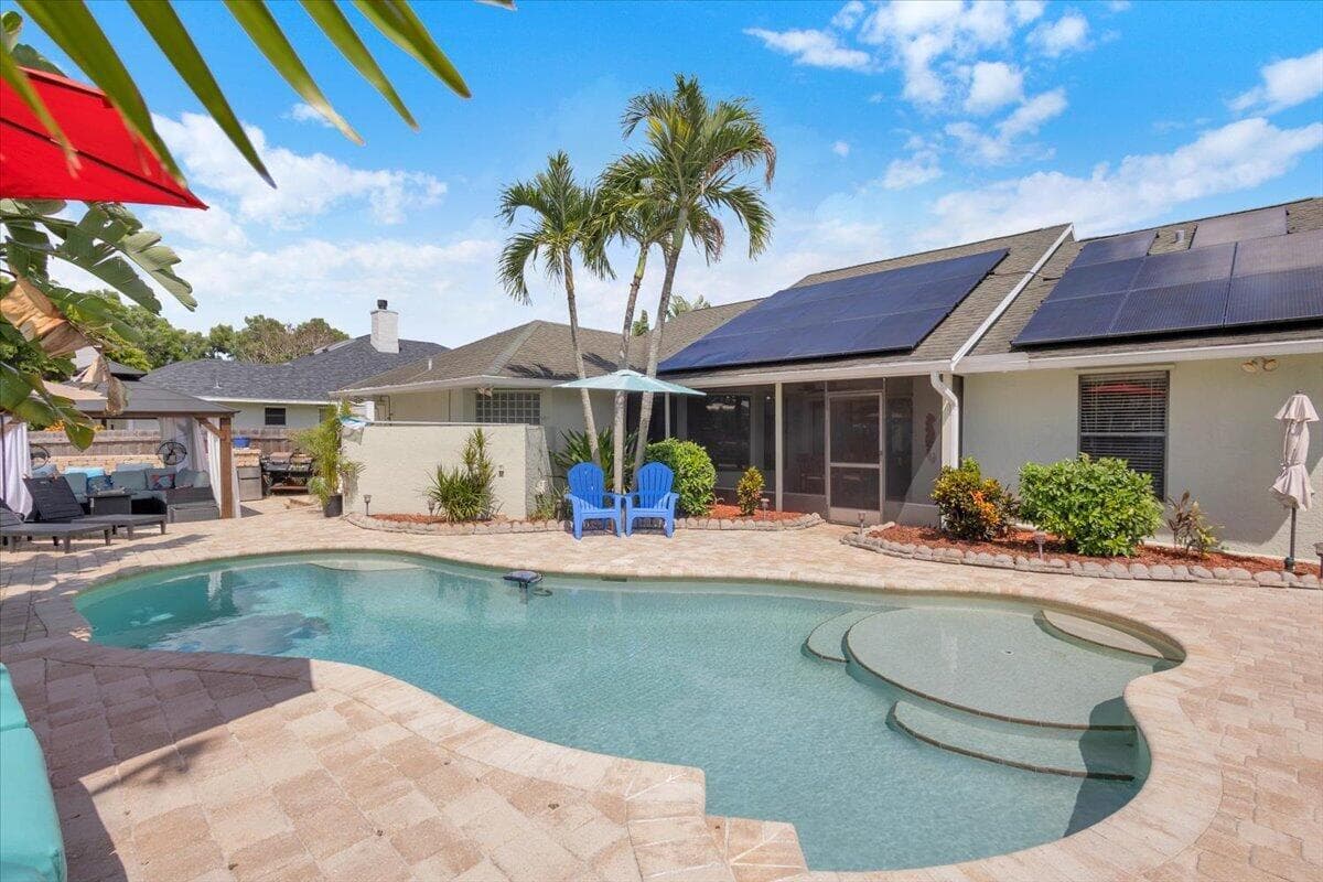 568 SE NOME Drive, Port St. Lucie, FL 34984