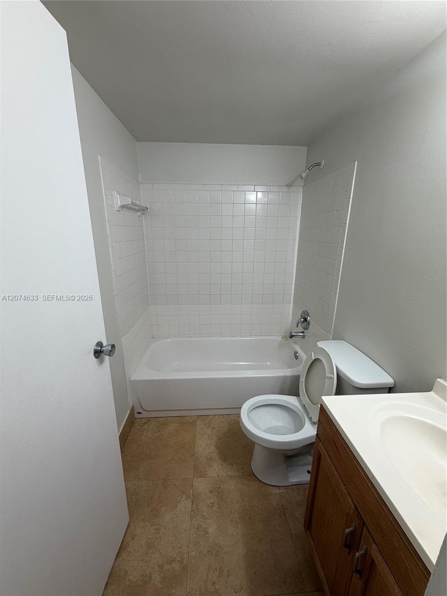 8429 Forest Hills Dr # 202, Coral Springs, FL 33065 photo 5