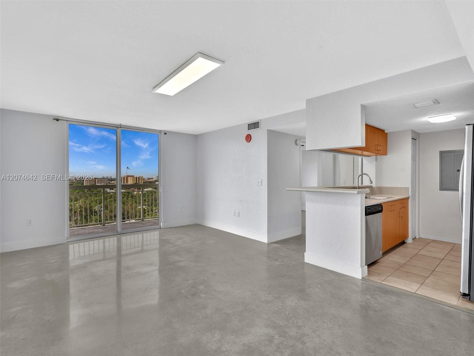 816 NW 11th St # 1208, Miami, FL 33136 photo 5