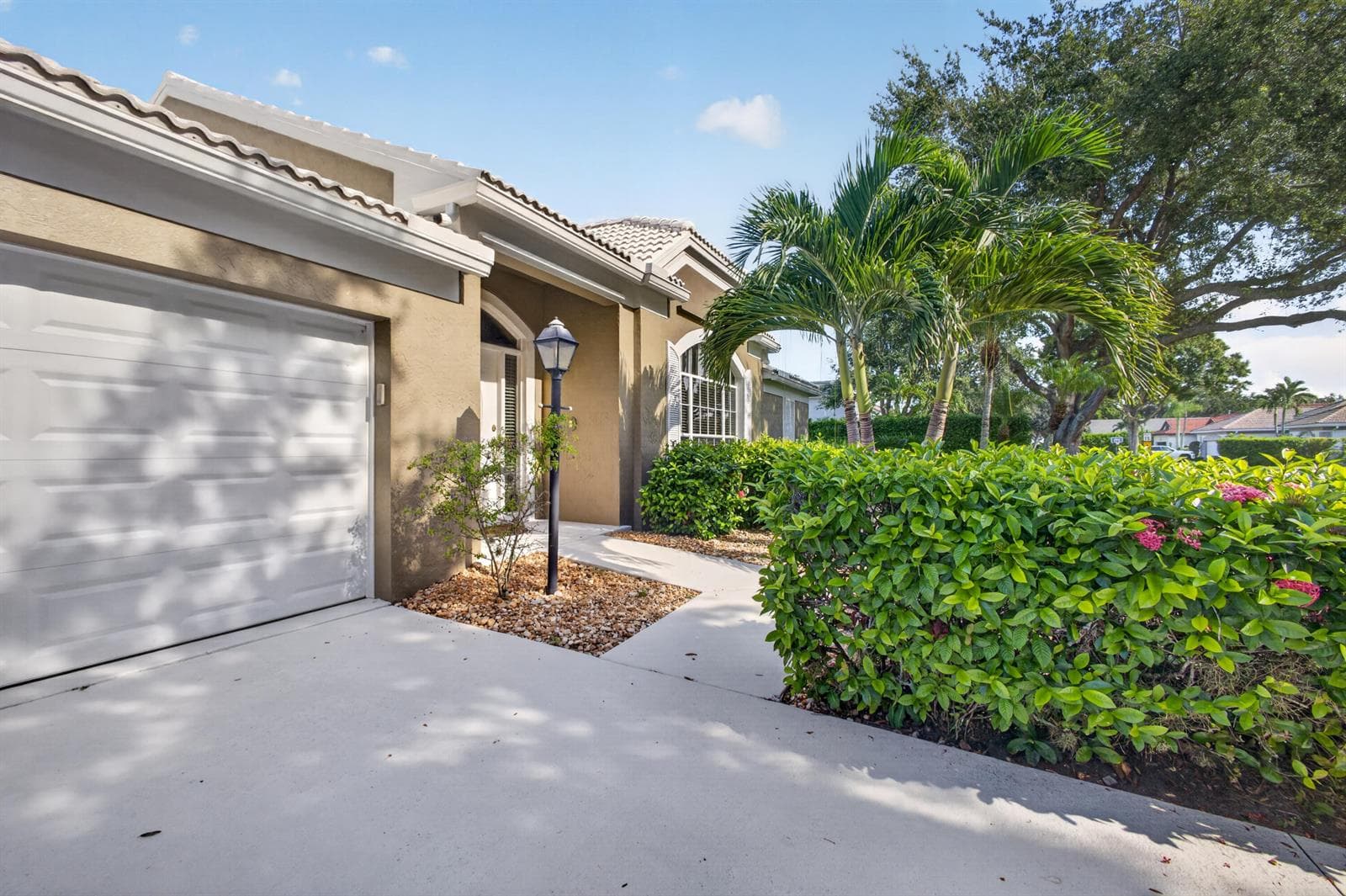 1011 WOODFIELD Circle, Palm Beach Gardens, FL 33418 photo 3